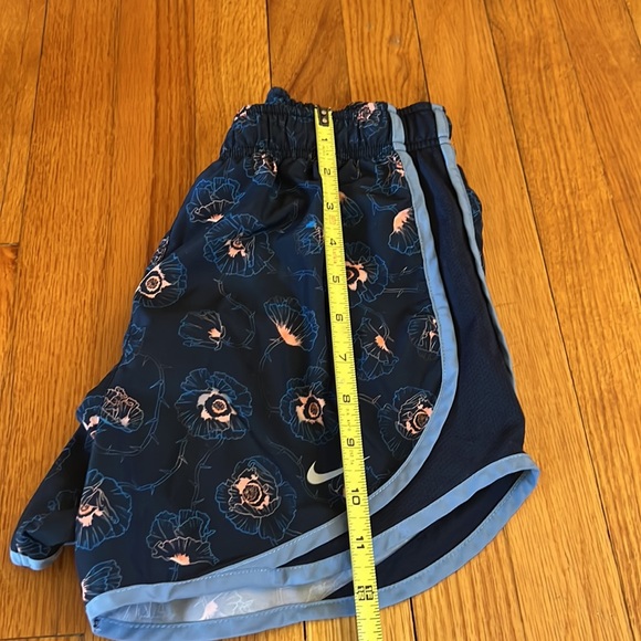 Nike Running Shorts Size XS Nice Used Condition 🏃🏻‍♀️ - Picture 7 of 7